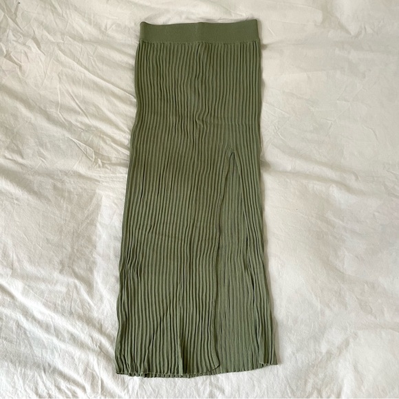 wilfred knit slit skirt in green from aritzia - Picture 2 of 4